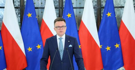 Hołownia apeluje do prezydenta ws. TK. "Wyciągnięta ręka parlamentu"