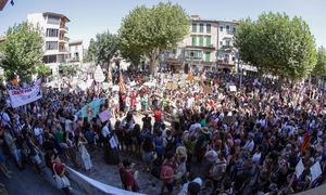 Gigantyczny protest na wakacyjnej wyspie. 2 tys. osób wyszło na ulice