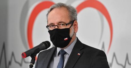 Szczepienia przeciw COVID-19 będą obowiązkowe? Minister ujawnia plany