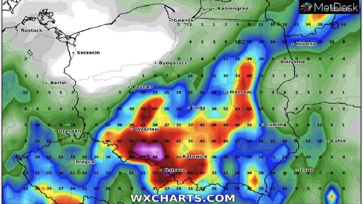 Tyle deszczu powinno spaść przez cały miesiąc. Niepokojąca prognoza pogody na weekend