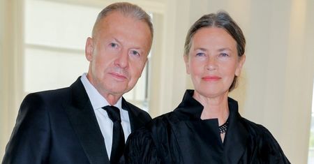 Jest córką Lindy i Popiel. W takim stroju pokazała się z matką