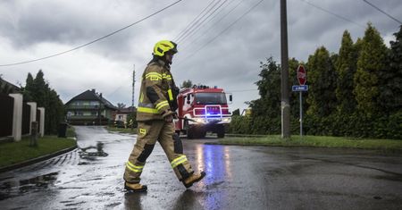 Ulewy na Dolnym Śląsku. Przekroczone stany ostrzegawcze na rzekach