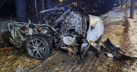 Wstrząsający wypadek pod Toruniem. Z auta zostały zgliszcza