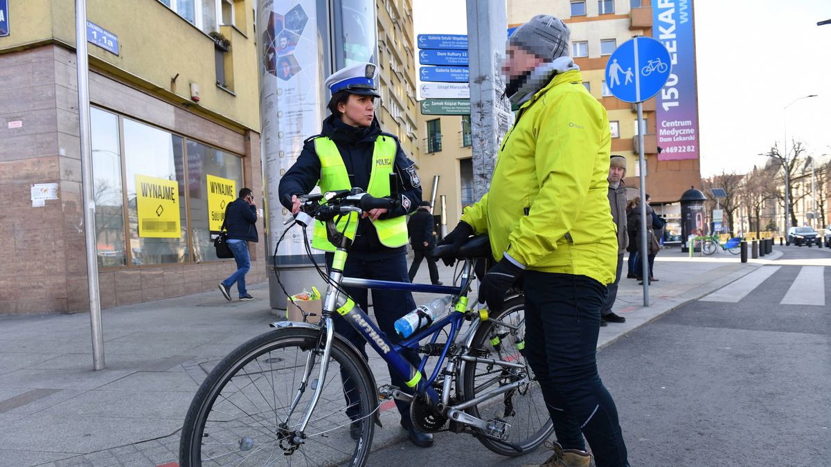 Niektóre przepisy o rowerzystach nie służą ani im samym, ani kierowcom