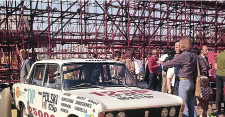 50 lat temu fiat 125p pobił rekord prędkości na 25 tys. km. Tymczasem załoga pędziła po kolejny