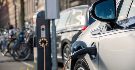 Samochodowa rewolucja na ukończeniu. To pierwszy kraj tylko z "elektrykami"?