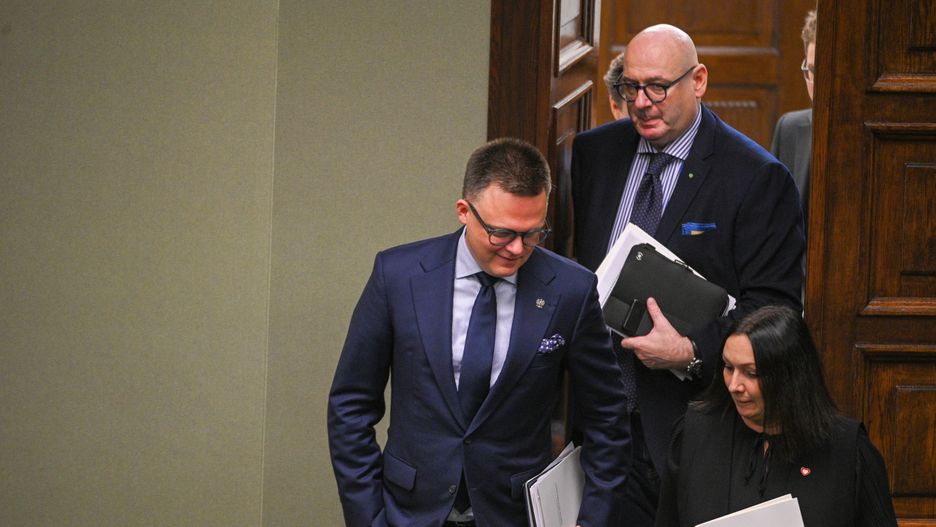 Szymon Ho�ownia, Monika Wielichowska, Piotr Zgorzelski
Warszawa, 09.10.2024. Marsza�ek Sejmu Szymon Ho�ownia (L), wicemarsza�kowie Sejmu Monika Wielichowska (P) i Piotr Zgorzelski (C) na sali plenarnej Sejmu w pierwszym dniu posiedzenia izby, 9 bm. w Warszawie. W porz�dku obrad znalaz�o si� m.in. pierwsze czytanie projektu ustawy bud�etowej na 2025 rok. (sko) PAP/Marcin Obara
Marcin Obara
10 10. X kadencja kadencji, obrad, obrady, plenarna, polityk polityka, posiedzenie, posiedze�, sala, Sejm, Sejmu