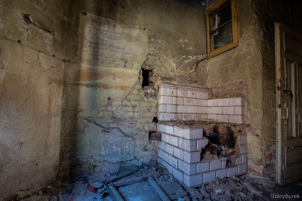 Warszawski urbex: Co znajduje się wewnątrz kamienicy przy Żelaznej 43? 31