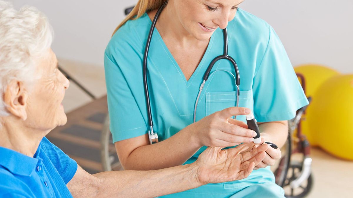 Objawy cukrzycy mogą przybrać różną postać, a dolegliwości z nią związane bywają niestety bagatelizowane