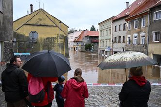 Czekają na kolejną falę. "Zostaliśmy pozostawieni sami sobie"