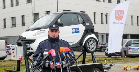 Pilska Policja otrzymała symulator dachowania