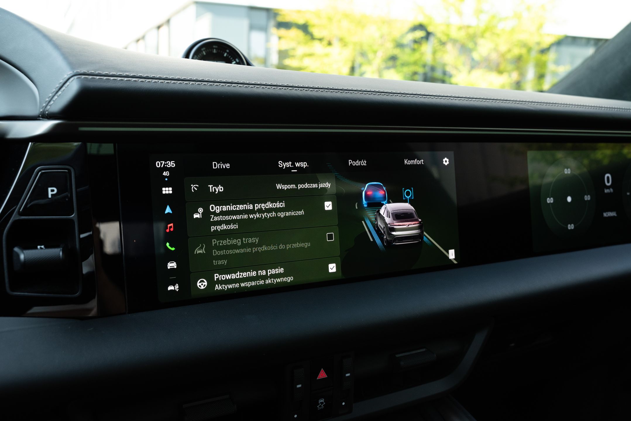 Porsche Macan Turbo EV