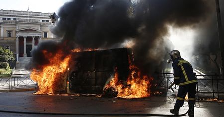 Duże protesty w Grecji. Na ulicach tysiące ludzi