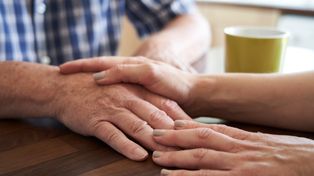 Pacjenci nie poznają bliskich osób. Choroba otępienna to problem całej rodziny