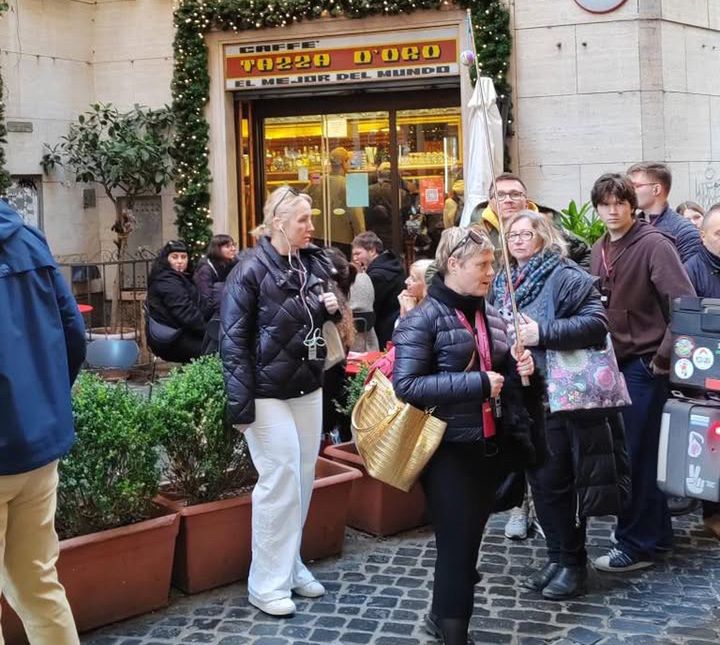 Ludzi można spotkać na każdym kroku 