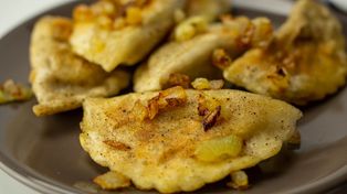 Ruskie przy nich są po prostu nudne. Zrób jesienne pierogi z genialnym farszem
