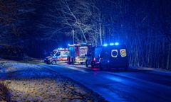 Tragiczny wypadek. 40-latek uderzył w drzewo i dachował