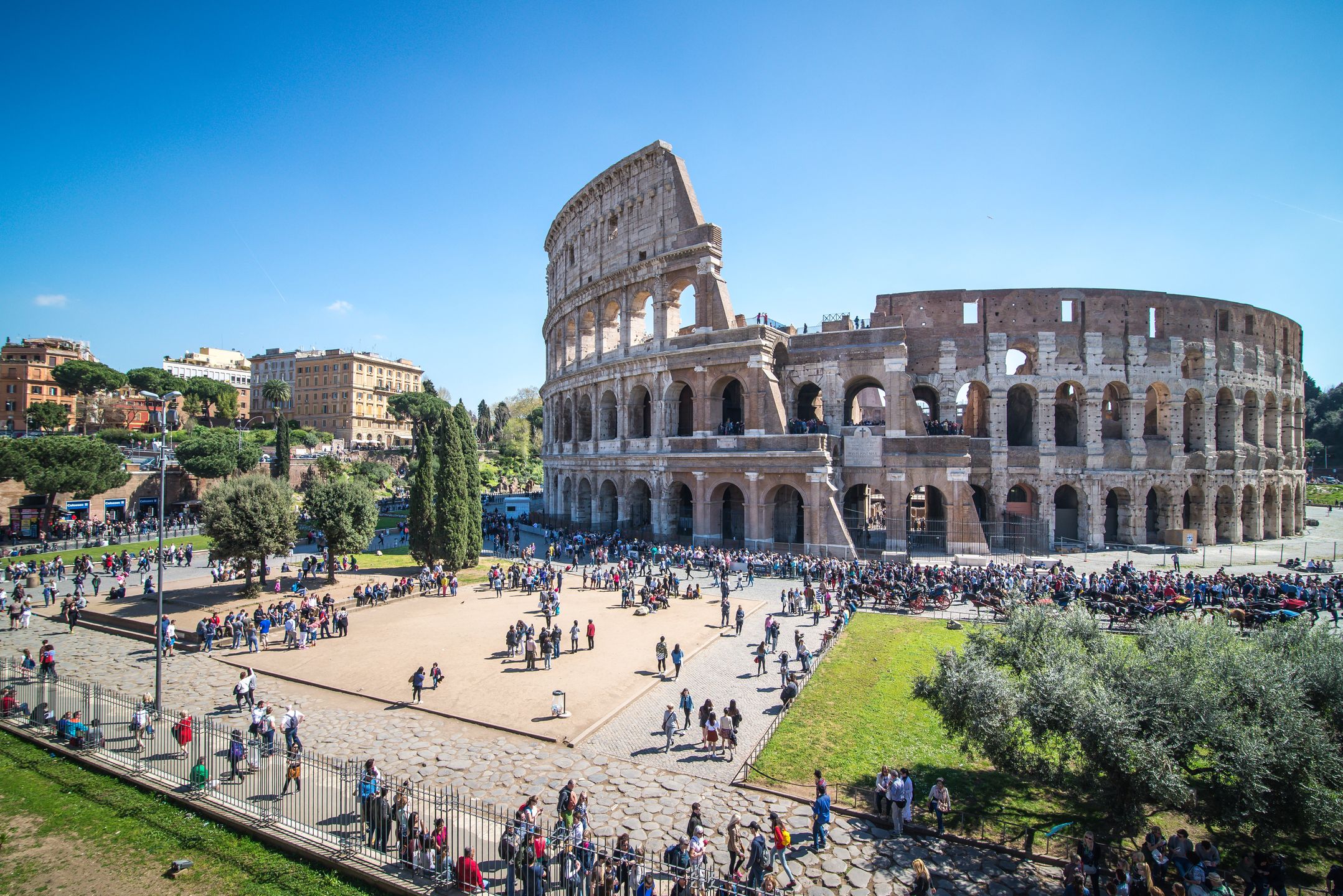rome, colosseum, italy, coliseum, colosseo, landmark, europe, arena, roman, blue, italian, roma, travel, sky, old, architecture, culture, ancient, famous, historical, gladiator, amphitheater, view, stone, history, ruin, panorama