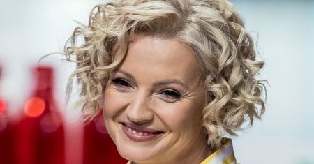 Dorota Szelągowska w objęciach ukochanego i w piżamie odpoczywa po hucznej imprezie: "Starość, mili państwo" (FOTO)