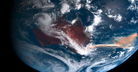 Zobaczyli ją z kosmosu. Gigantyczna plama na oceanie. Większa niż Australia