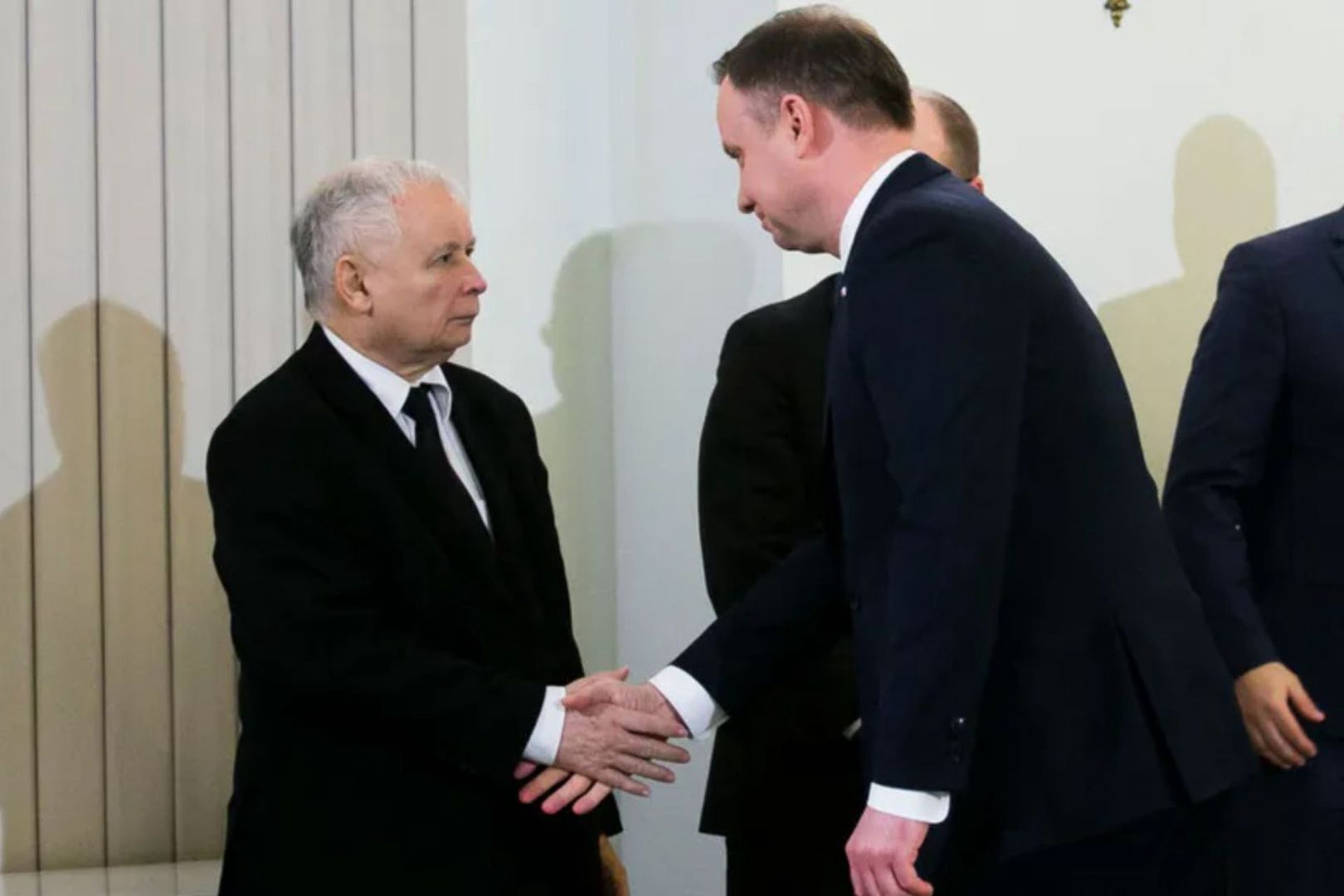 Iskrzy między Pałacem Prezydenckim a PiS. Kaczyński krytykuje otoczenie Dudy