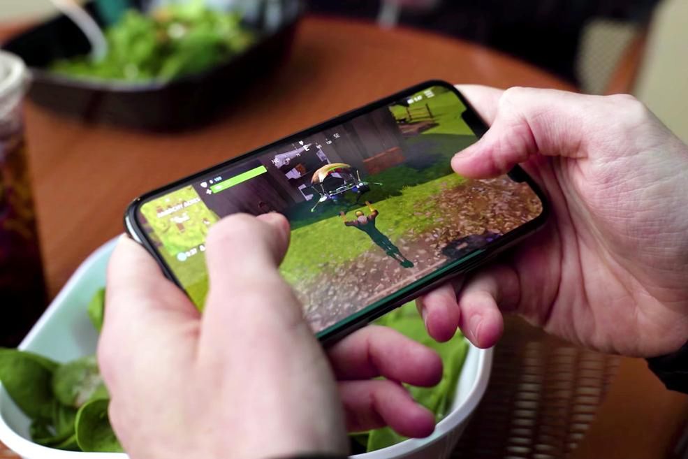 Nadchodzi czas gamingowych smartfonów. Będą w czymś lepsze niż Galaxy S czy iPhone'y? 4