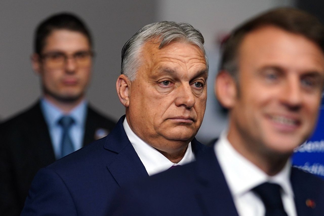 Orban urges EU to renew ties with Russia during peace mission