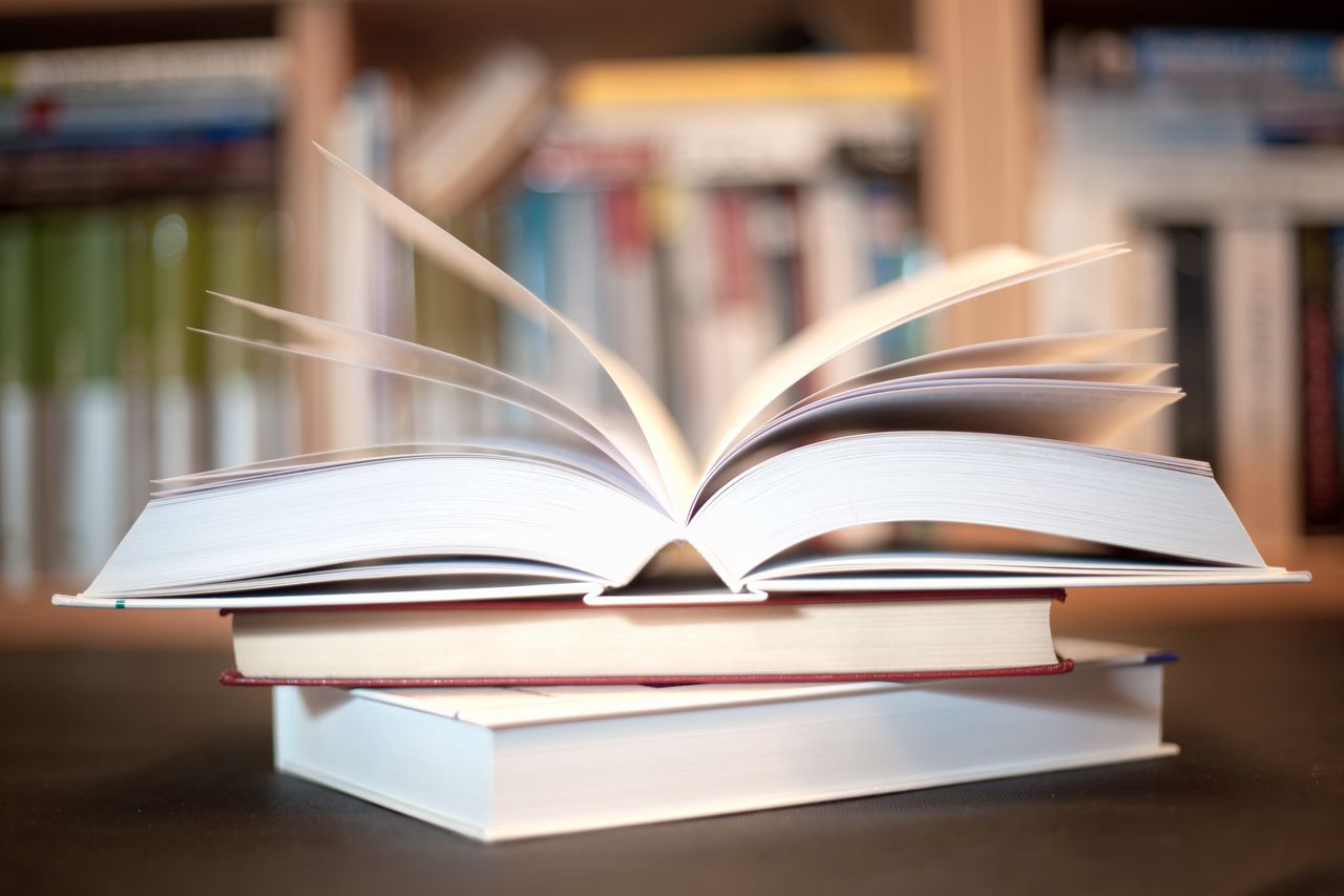 Kunice: Uczniowie Szkoły Podstawowej i jej absolwenci napisali książkę