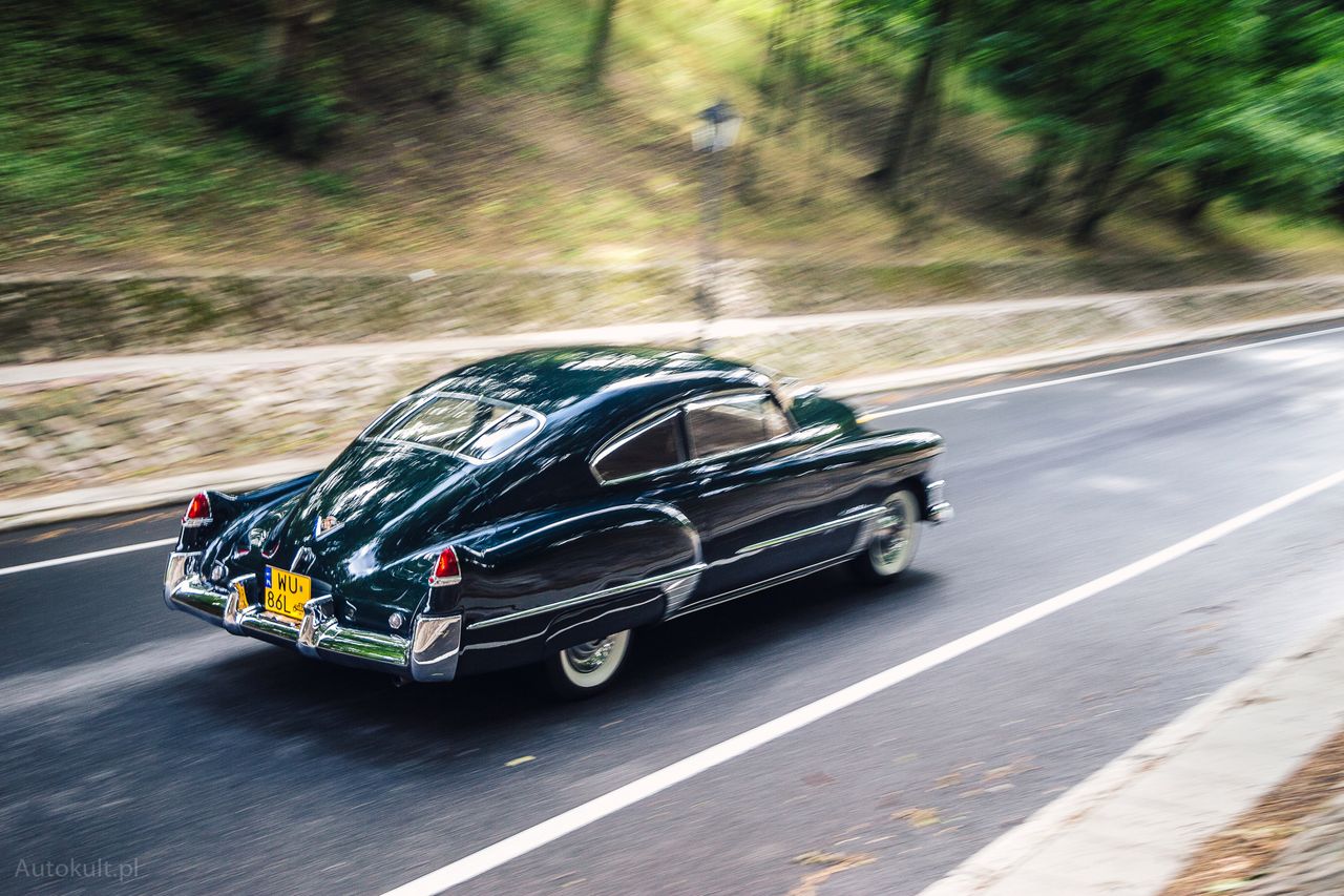 Cadillac 62 Sedanette już wraca do domu. Miejmy nadzieję, że powróci tu za rok! (fot. Mateusz Żuchowski)