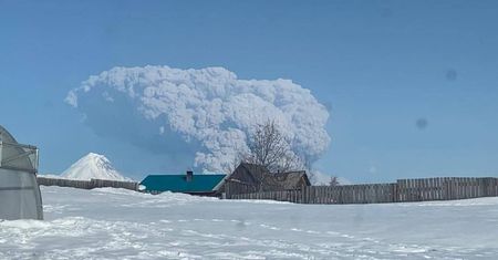 Wulkan Bezimienny wybuchł. Najwyższy alert dla samolotów
