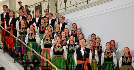 Zespół pieśni i tańca nie śpiewa, nie tańczy. Wirus zainfekował "Mazowsze"