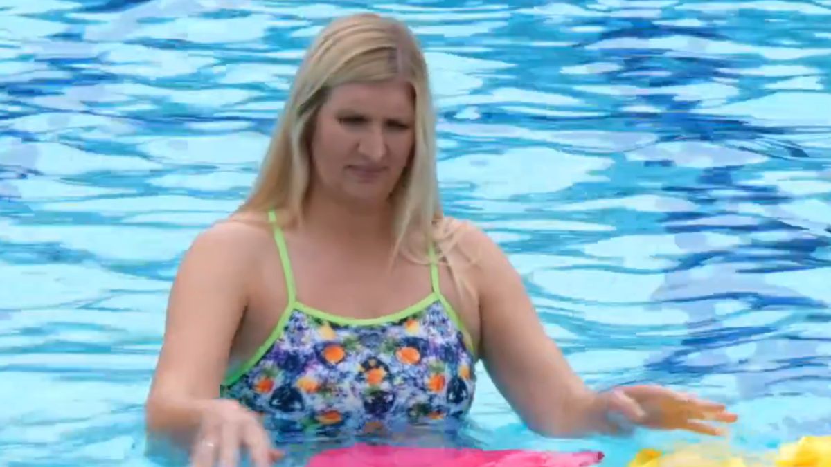 Sprawdzili jakie kapielówki sa najlepiej widoczne pod wodą. Chcą by zajął się tym rząd