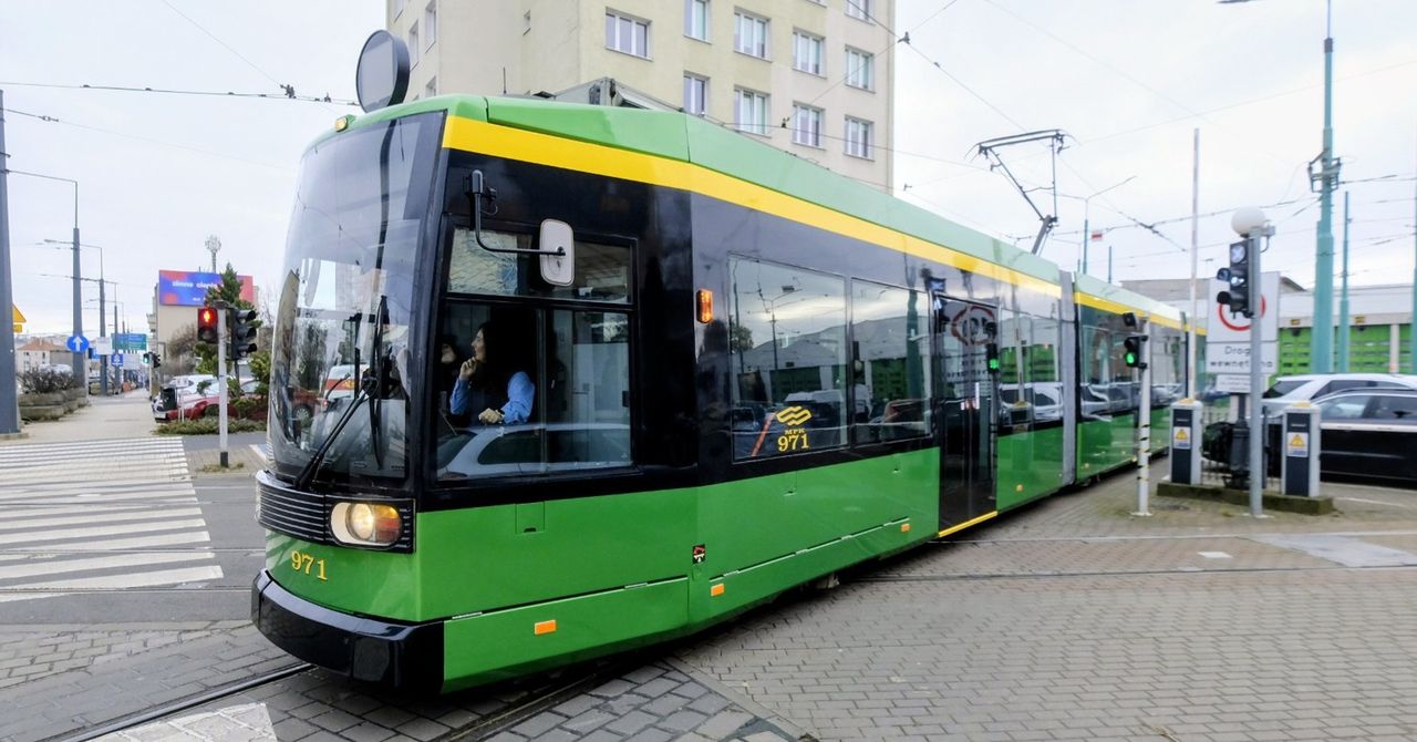 Poznań: Używane tramwaje z Bonn wyjadą już wkrótce na ulice. Przejechaliśmy się nimi. Sprawdź, czy "Niemiec płakał, jak sprzedawał"!