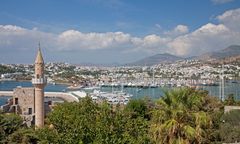 Od Abramowicza po Deripaskę. Elita Rosji cumuje w Bodrum
