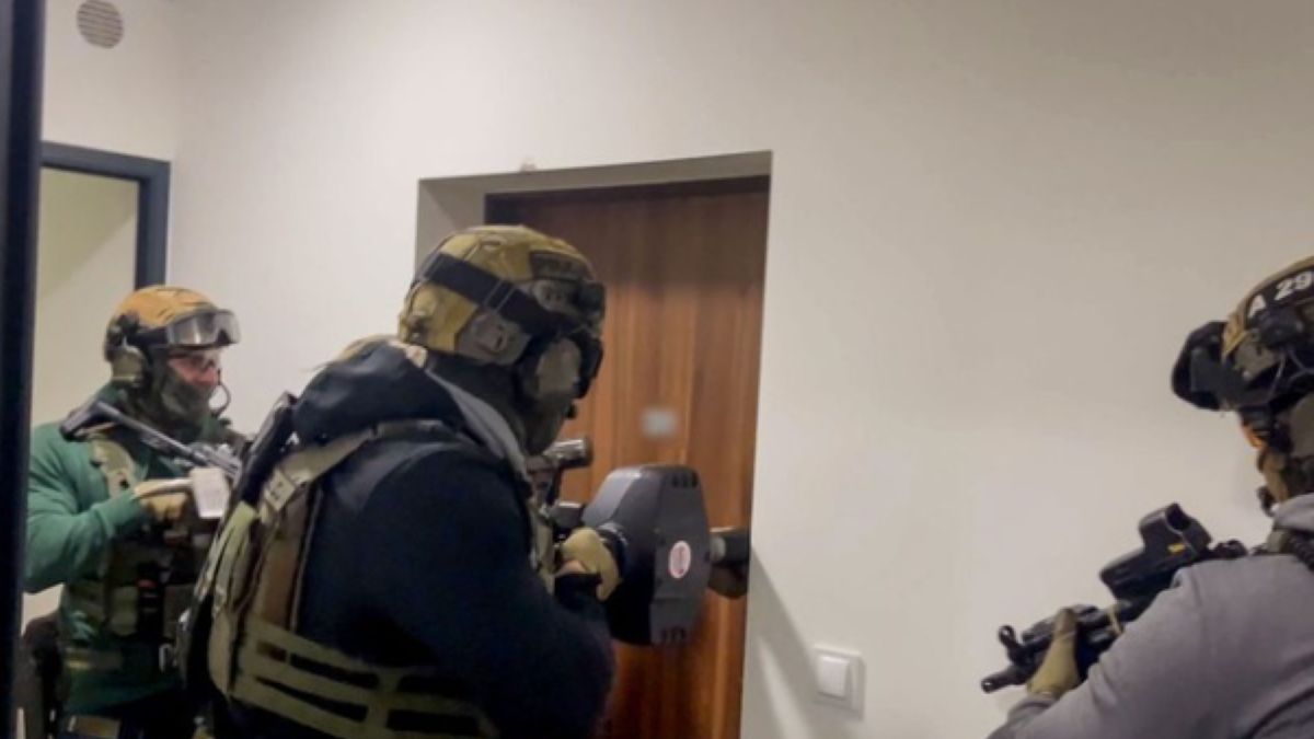 Funkcjonariusze rozbili gang zajmujący się stręczycielstwem