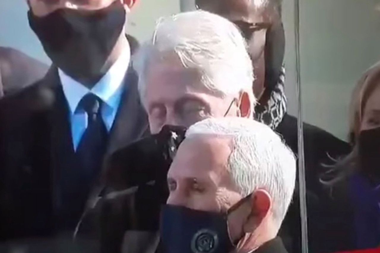 Bill Clinton zasnął w trakcie uroczystości