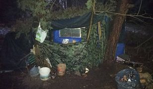 Przeszukali szałas. Dwie osoby trafiły za kratki