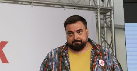 Tomasz Sekielski podpowiada, co robić, kiedy zatrzyma cię policja na proteście