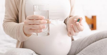 Paracetamol i Apap w ciąży - bezpieczeństwo, wskazania, dawkowanie