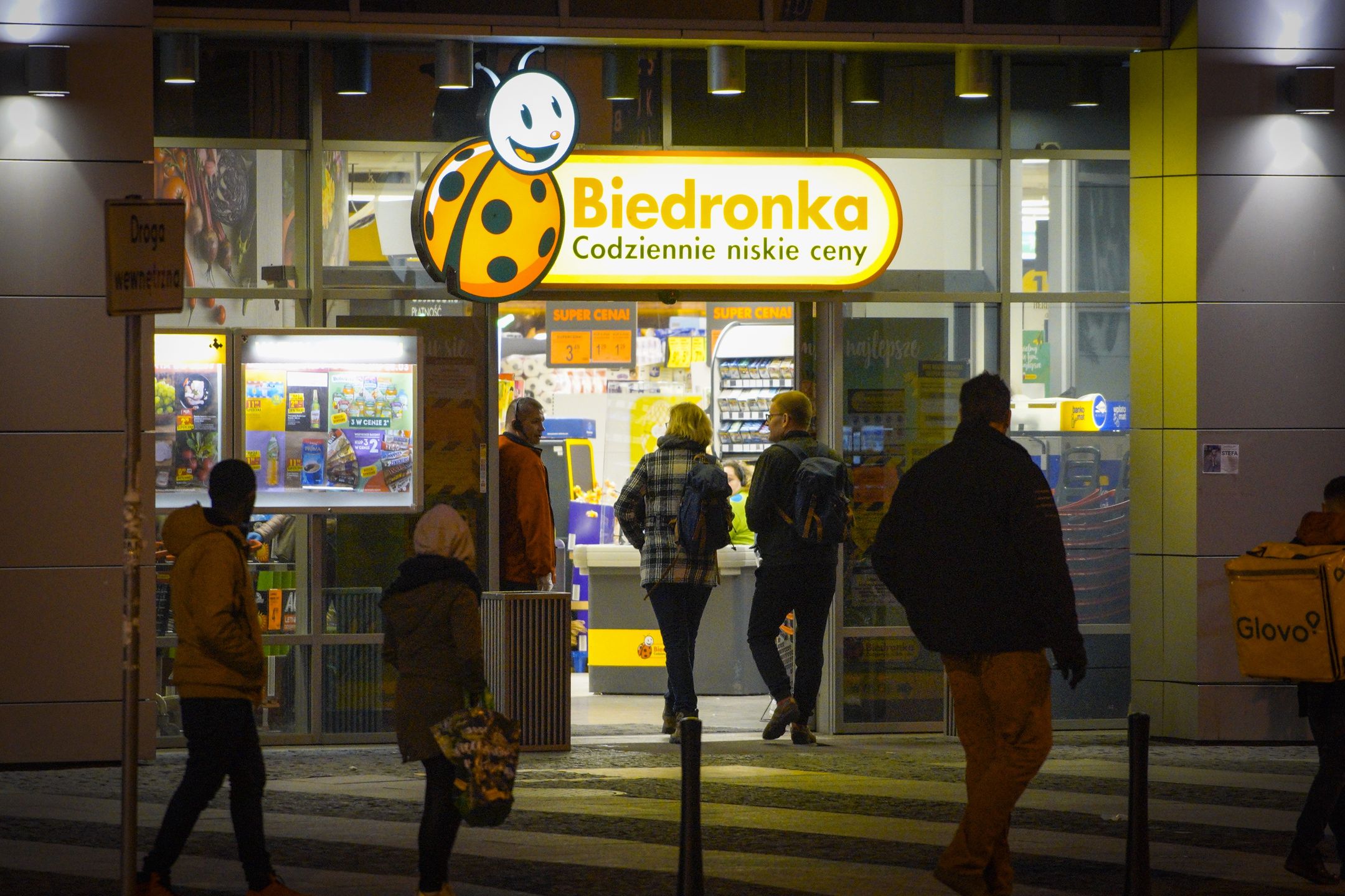 Poland Approaches End Of First Week Of LockdownPeople are seen distancing themselves while waiting in line to enter a Biedronka supermarket in Warsaw, Poland on March 28, 2020. Poland has over 1600 known casees of people infected with the coronavirus and 18 deaths since the first case became konwn at the start of March. The government has imposed a lockdown banning gatherings of more than two people since March 24. (Photo by Jaap Arriens/NurPhoto via Getty Images)NurPhotonurphoto, covid, covid19, health, social issue, emergency, epidemy, 2020 covid, disease, infection, covid2020, covid-19 worldwide emergency, health issue, asiatic, infections coronavirus, sars-cov-2, sars, coronavirus quarantine, pandemic, pandemy, covid-19 emergency, known casees of people, biedronka supermarket, konwn, jaap arriens, deaths, line, gatherings, start, distancing, person