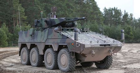 Niemcy i Holandia się zbroją. Zamówiły więcej "Szakali" niż planowali