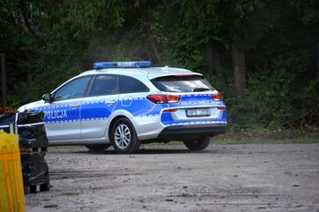 11 gramów mefedronu ukryte w aucie. 23-latek zatrzymany przez połanieckich kryminalnych