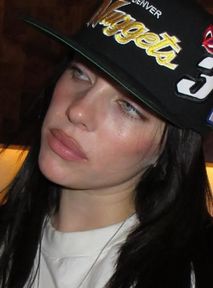 Billie Eilish zaatakowana przez fana na własnym koncercie. "Obrzydliwe"