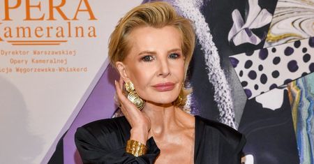 Joanna Racewicz odpowiada na kąśliwy komentarz internautki: "Planuję się starzeć BEZ GRAMA godności"