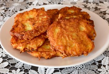 Dodaję do placków ziemniaczanych. Są pulchne i delikatne, ale z bardzo chrupiącą skórką