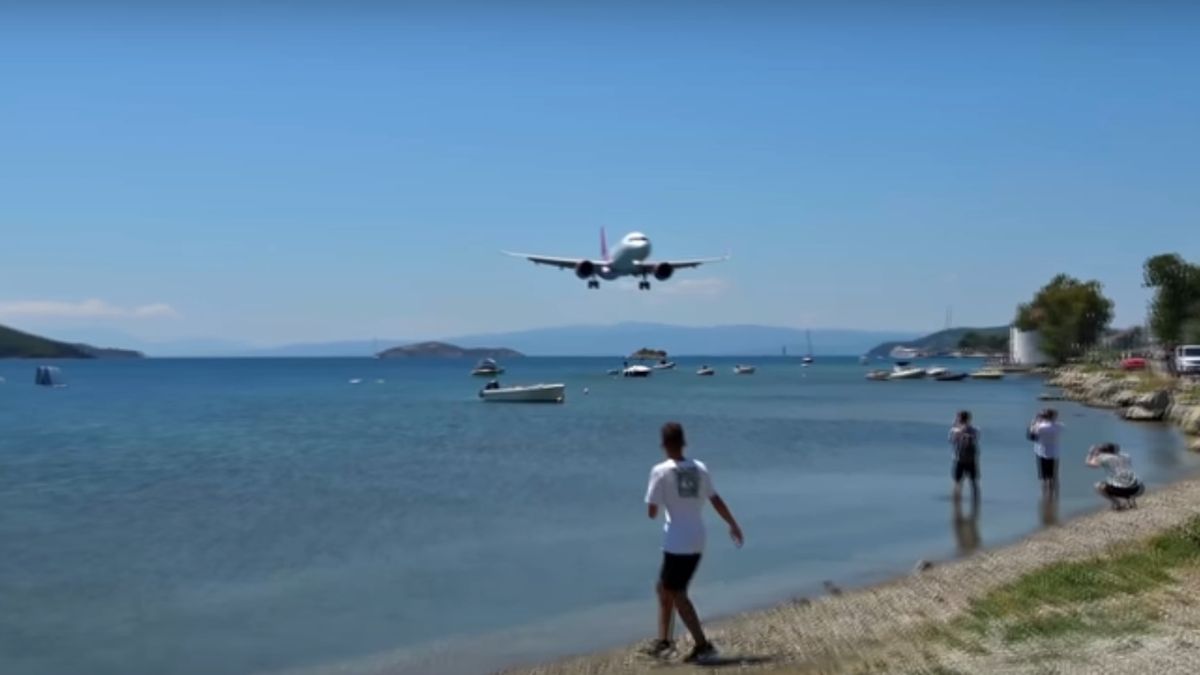 Przerażający moment lądowania nagrali turyści