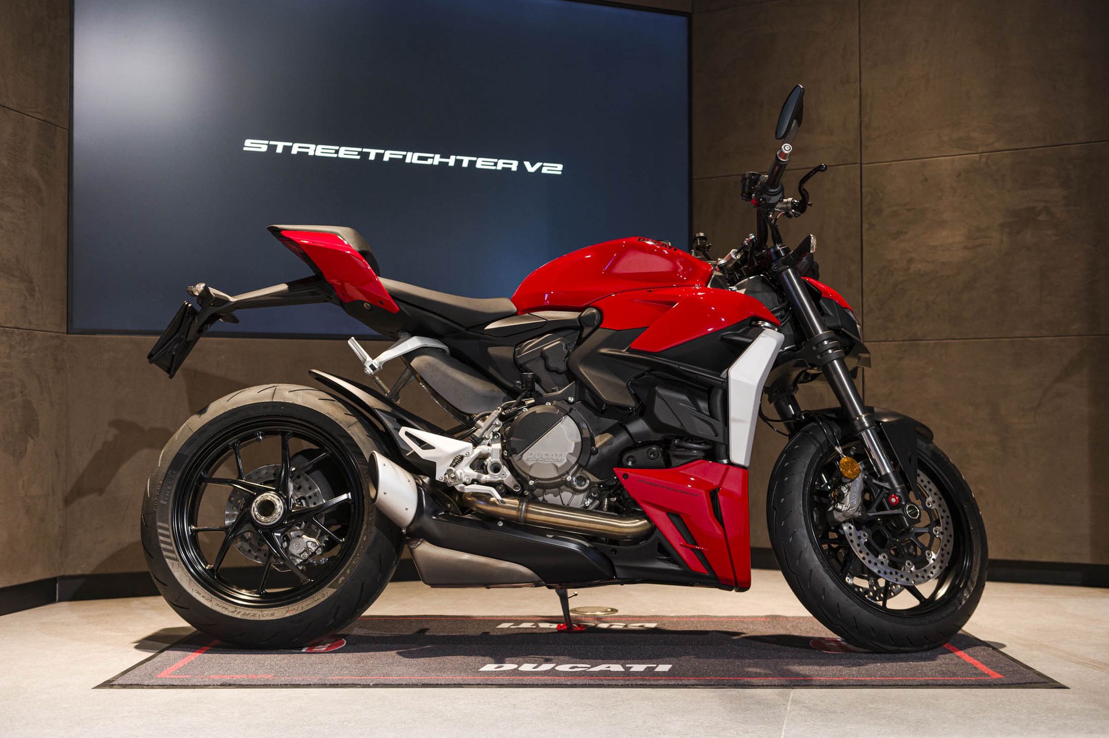 Ducati Streetfighter V2