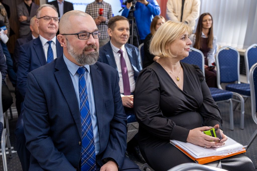 Mniejszy smog, niższe rachunki i piękniejsze miasta! Ponad 30 mln zł z funduszy europejskich trafi do 7 gmin w regionie