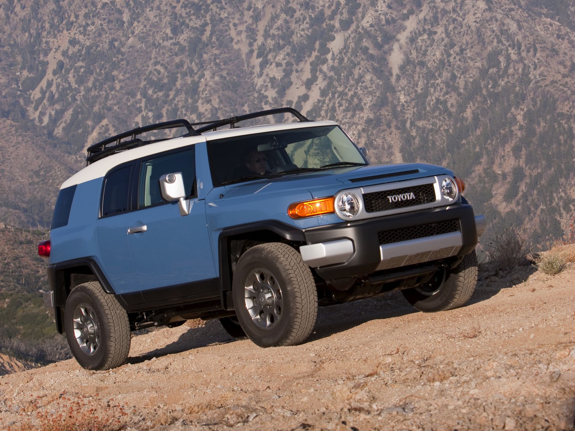 Toyota FJ Cruiser 2