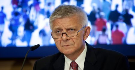 Belka: Tylko potężny kryzys przekona Polaków do euro